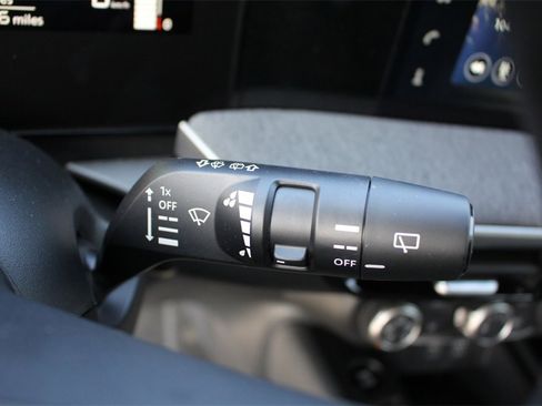 New 2025 Nissan Kicks SV w/ Charging Package image 22