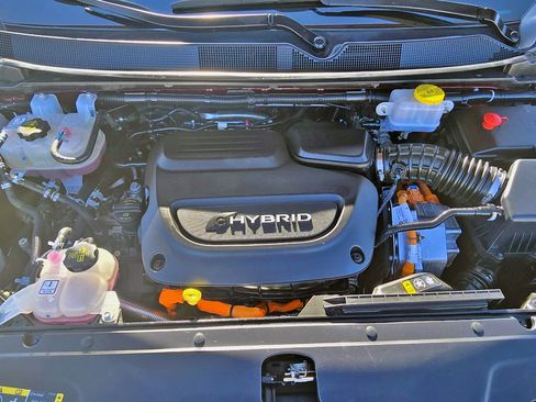 Used 2023 Chrysler Pacifica Pinnacle image 12