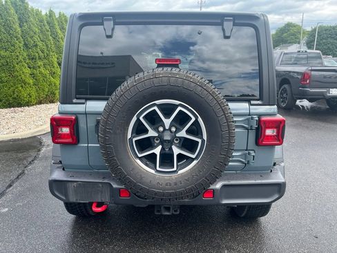 Used 2024 Jeep Wrangler Unlimited Rubicon AWD/4WD image 5