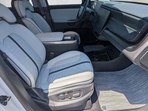 Used 2025 Rivian R1S Adventure AWD/4WD image 28