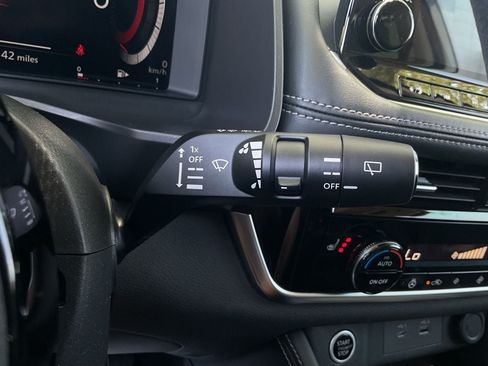Used 2023 Nissan Rogue Platinum FWD image 35