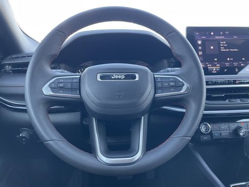 Used 2024 Jeep Compass Trailhawk image 8