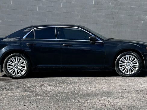 Used 2013 Chrysler 300 C Luxury Series w/ Beats Audio Group AWD/4WD image 6