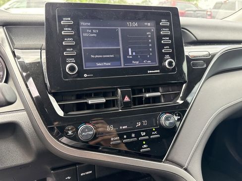 Used 2024 Toyota Camry SE FWD image 20