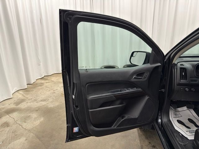 Used 2020 GMC Canyon SLE w/ Elevation Edition AWD/4WD image 15