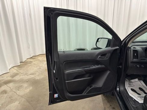 Used 2020 GMC Canyon SLE w/ Elevation Edition AWD/4WD image 15