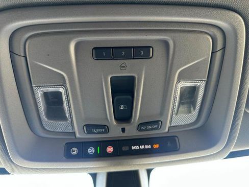 Used 2021 Chevrolet Silverado 1500 LT AWD/4WD image 41