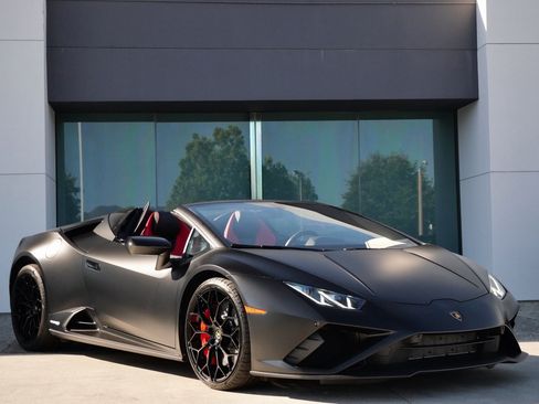 Used 2023 Lamborghini Huracan EVO image 1