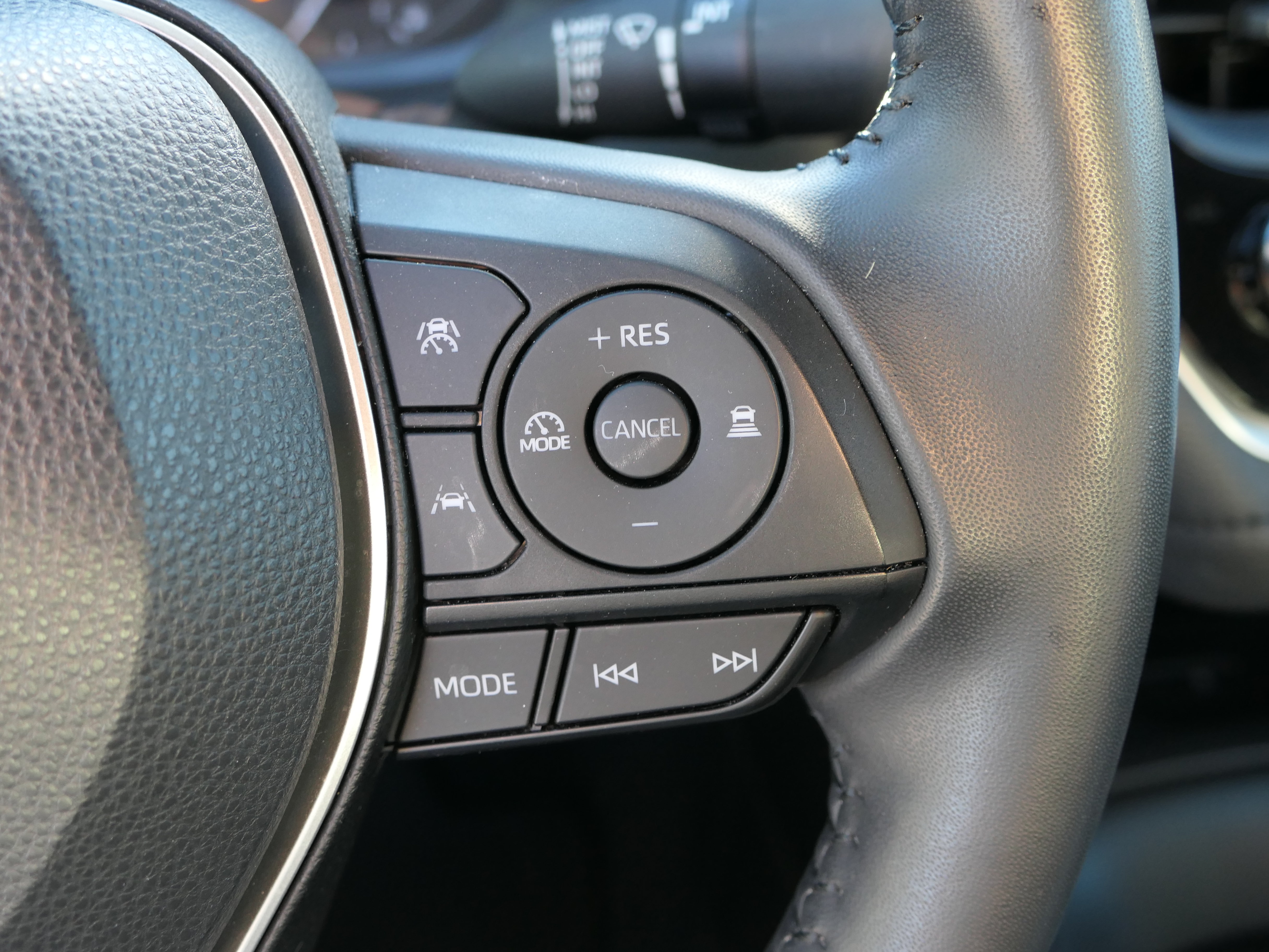 Used 2024 Toyota Corolla SE w/ SE Package FWD image 15