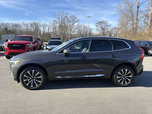 Used 2023 Volvo XC60 B5 Plus FWD image 6