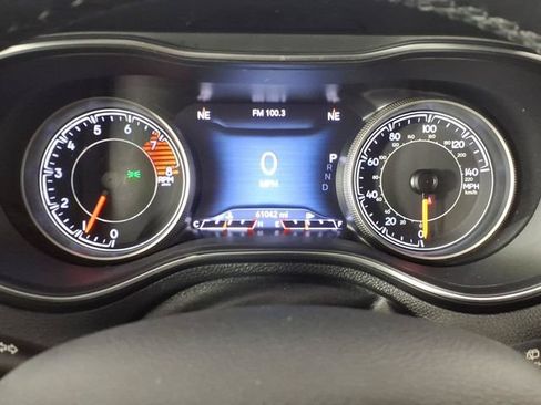Used 2020 Jeep Cherokee Trailhawk w/ Cold Weather Group AWD/4WD image 20