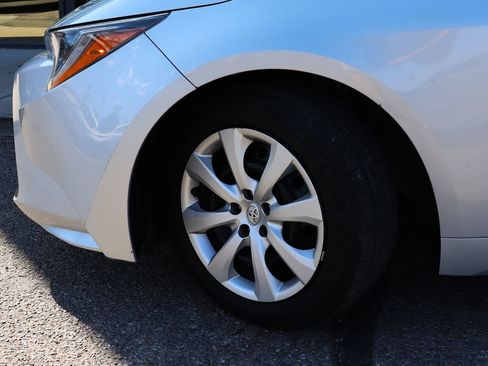 Used 2024 Toyota Corolla LE FWD image 5