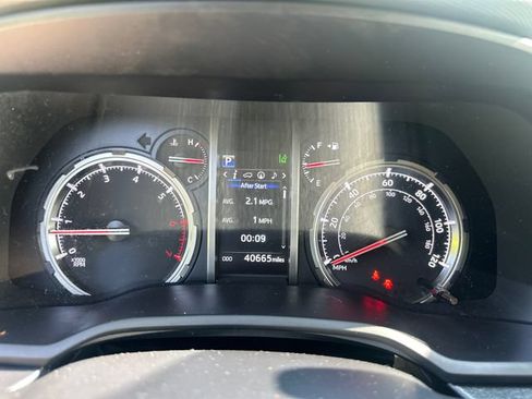 Used 2024 Toyota 4Runner TRD Off-Road Premium w/ Moonroof Package AWD/4WD image 31