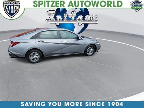 Used 2025 Hyundai Elantra SE FWD image 8