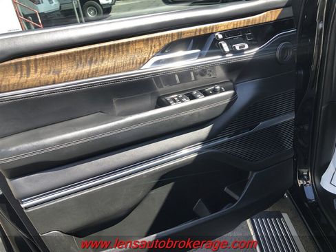 Used 2022 Jeep Grand Wagoneer Series I AWD/4WD image 7