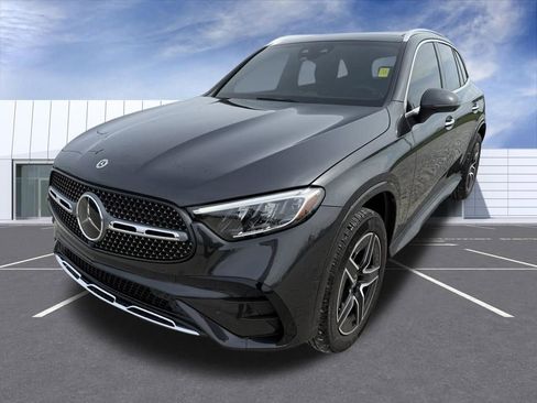 Used 2025 Mercedes-Benz GLC 300 4MATIC image 6