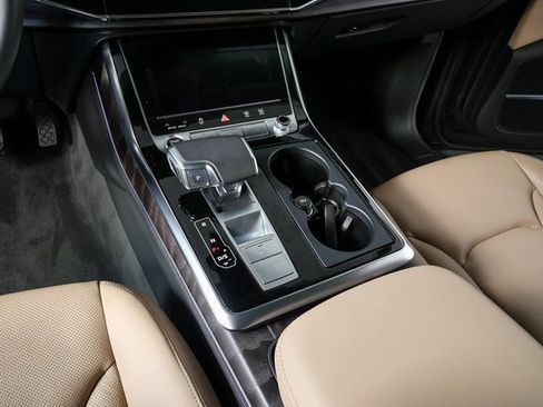 Used 2023 Audi Q8 Prestige w/ Prestige Package image 16