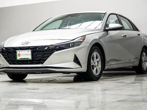 Used 2021 Hyundai Elantra SE image 7