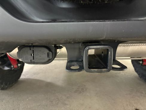 Used 2025 Jeep Wrangler Sport AWD/4WD image 9