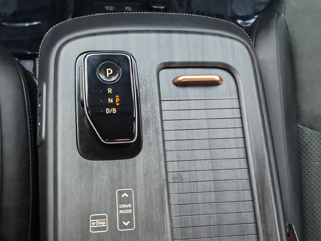 Used 2023 Nissan Ariya AWD image 27