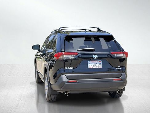 Certified 2024 Toyota RAV4 LE AWD/4WD image 6