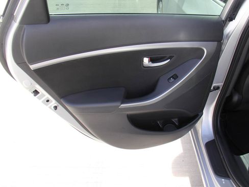 Used 2013 Hyundai Elantra GT w/ Touch & Go Pkg image 20