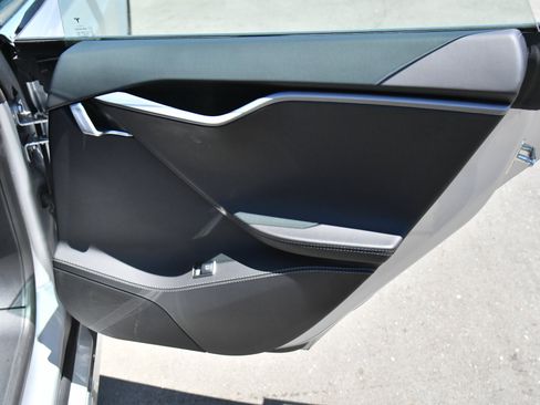 Used 2018 Tesla Model S 75D AWD/4WD image 40