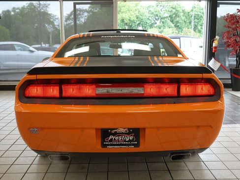 Used 2014 Dodge Challenger R/T RWD image 15