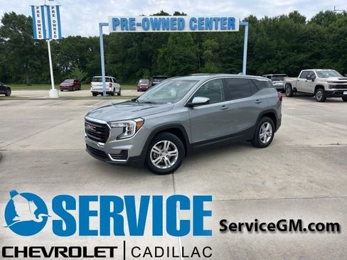 Used 2024 GMC Terrain SLE FWD image 1