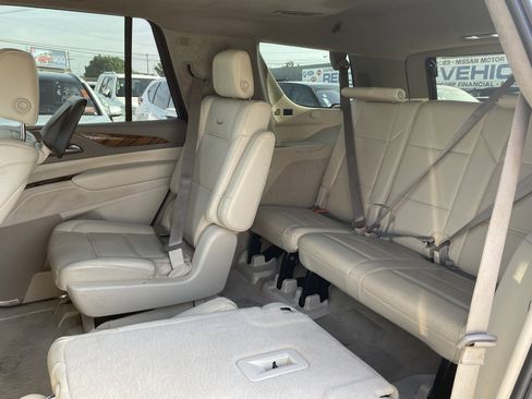 Used 2021 Cadillac Escalade Premium Luxury Platinum image 18