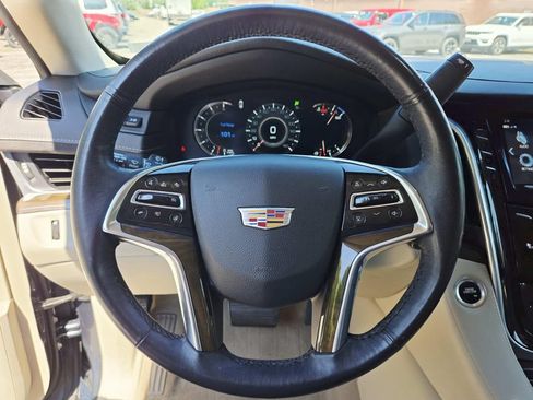 Used 2020 Cadillac Escalade Luxury w/ LPO, Radiant Package AWD/4WD image 22