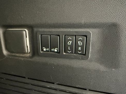 Used 2022 GMC Yukon XL Denali image 52