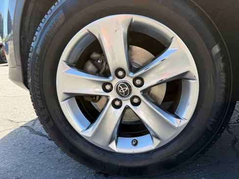 Used 2015 Toyota RAV4 XLE FWD image 43