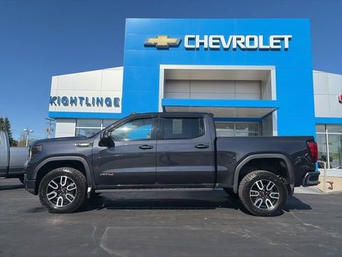 Used 2023 GMC Sierra 1500 AT4 w/ AT4 Premium Package AWD/4WD image 3