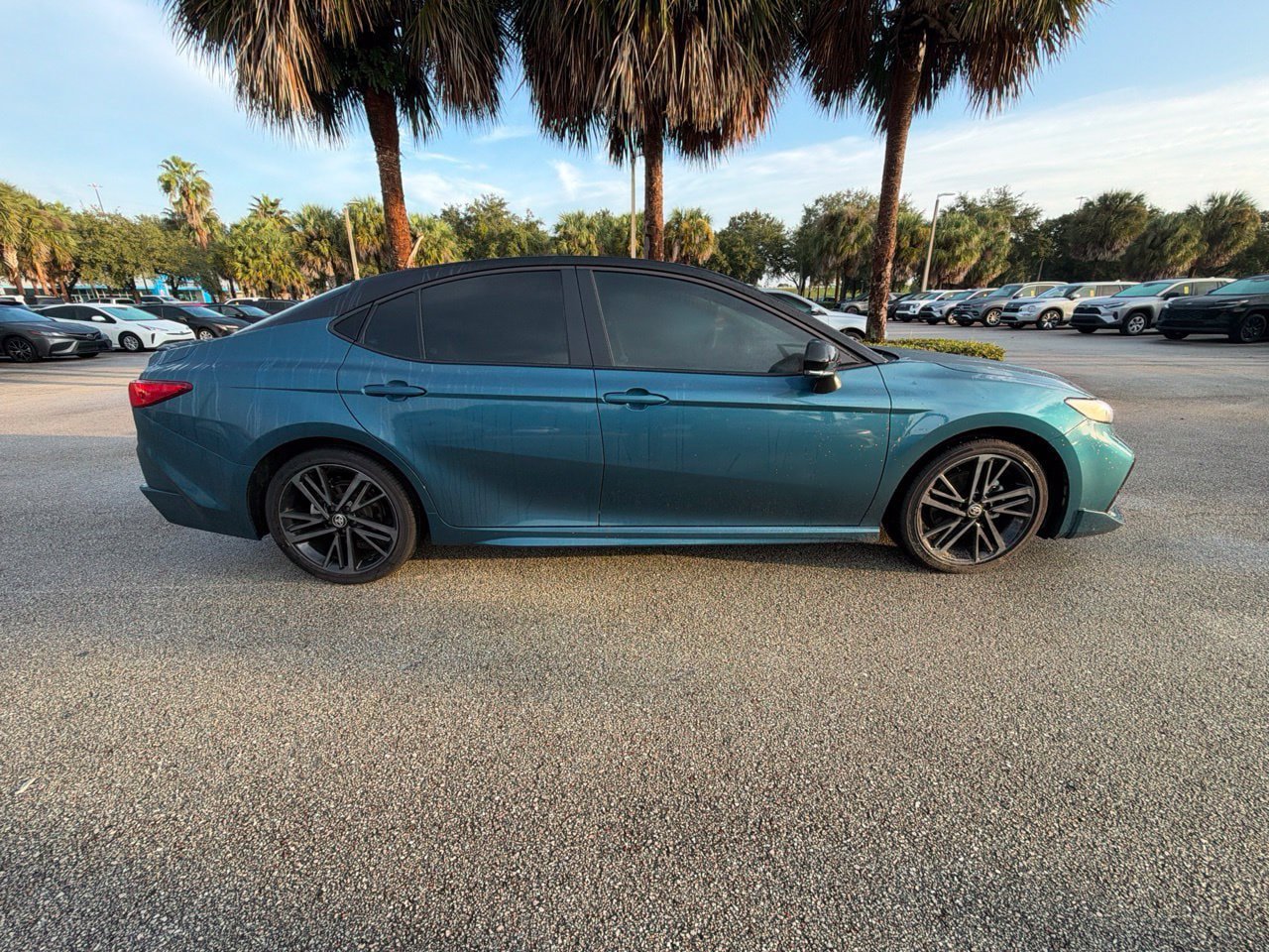 Used 2025 Toyota Camry XSE FWD image 4