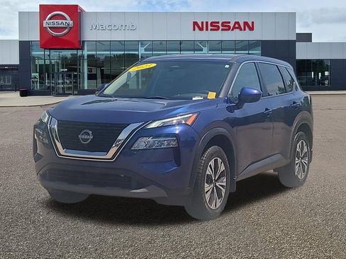 Used 2023 Nissan Rogue SV AWD/4WD image 3