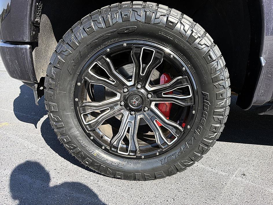 Used 2024 Chevrolet Tahoe High Country w/ Premium Package AWD/4WD image 9