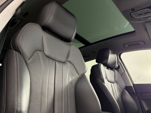 Used 2023 Audi Q5 e Premium Plus w/ Premium Plus Package image 16