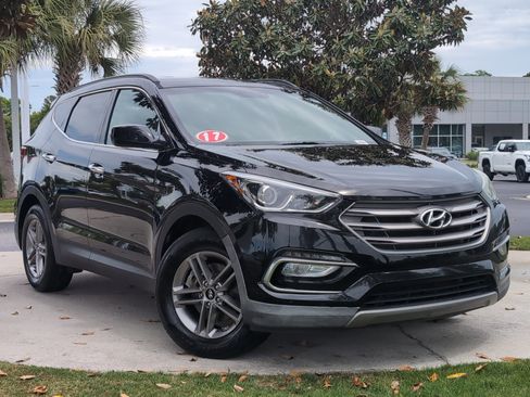 Used 2017 Hyundai Santa Fe Sport FWD image 2