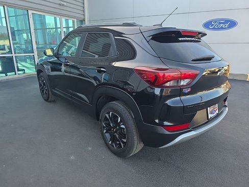 Used 2022 Chevrolet TrailBlazer LT w/ LPO, Blackout Package FWD image 7