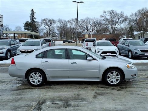 Used 2016 Chevrolet Impala LT image 2