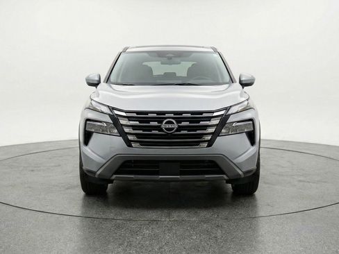 Used 2025 Nissan Rogue SV FWD image 1