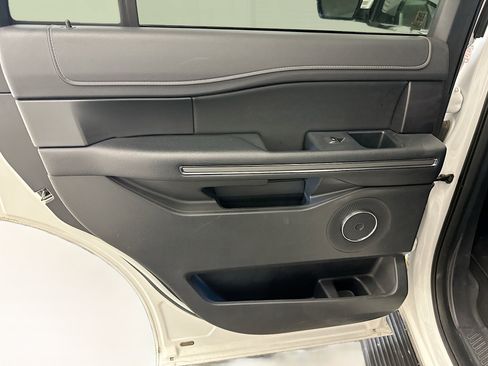 Used 2024 Ford Expedition XLT image 27