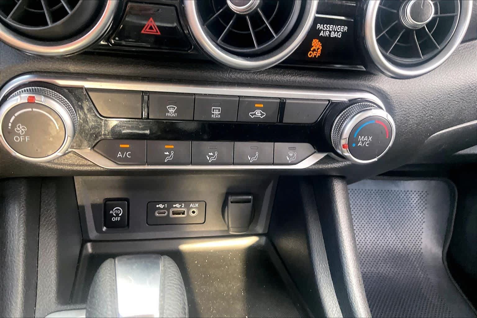 Used 2024 Nissan Sentra SV FWD image 32