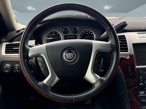 Used 2009 Cadillac Escalade AWD image 11