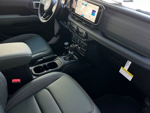New 2026 Jeep Gladiator Mojave AWD/4WD image 15