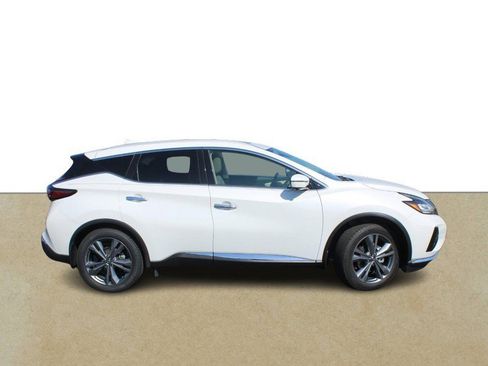 Used 2020 Nissan Murano Platinum image 2