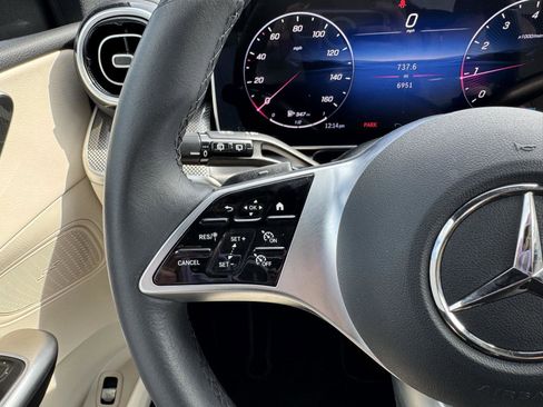 Certified 2025 Mercedes-Benz GLC 300 image 11