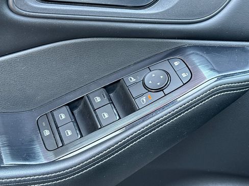 Used 2025 Nissan Rogue SV AWD/4WD image 14