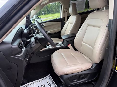 Certified 2023 Ford Explorer XLT w/ Equipment Group 202A AWD/4WD image 20